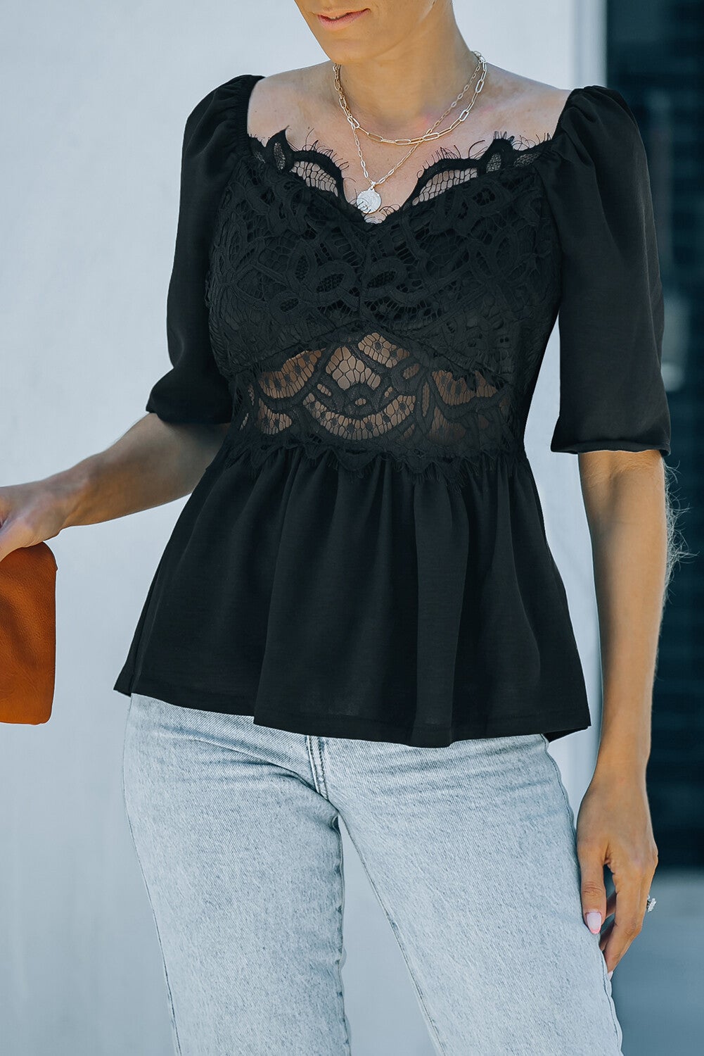 Top peplum con encaje