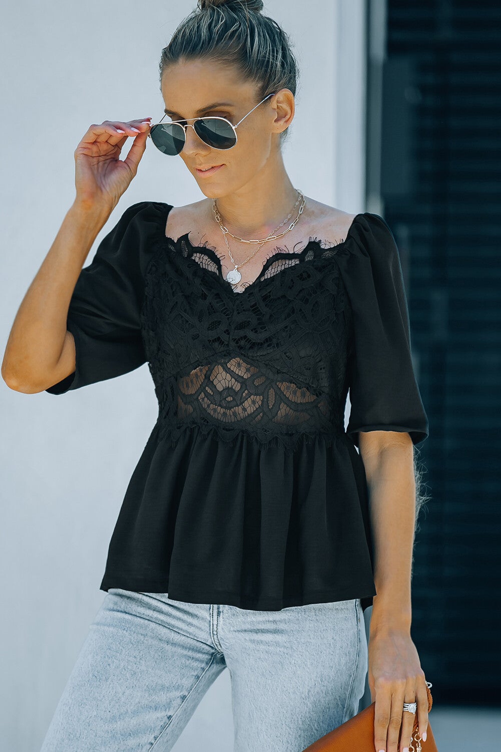 Top peplum con encaje